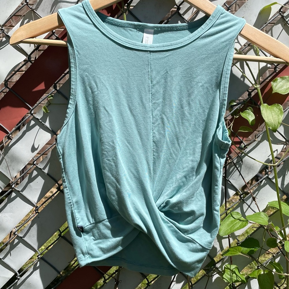 Yoga crop tee